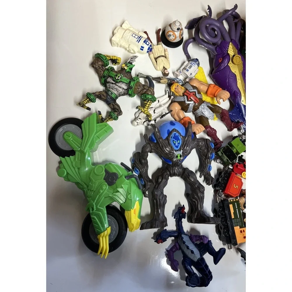 Boys 25 Piece Mixed Toy Lot